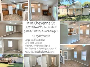 1110 Cheyenne St, Leavenworth, KS 66048