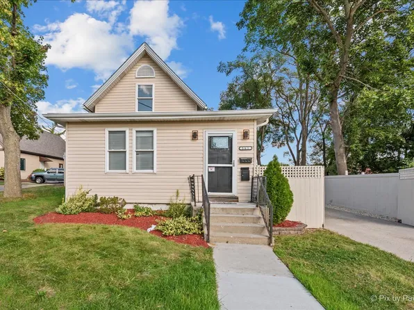 561 Dundee Ave, Elgin, IL 60120