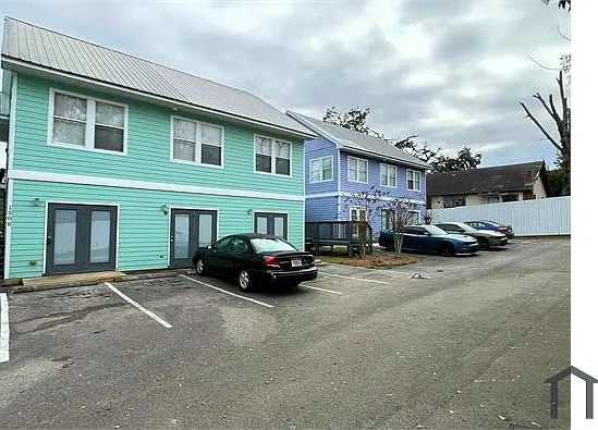 2 bed, $1,300 — Photo 4