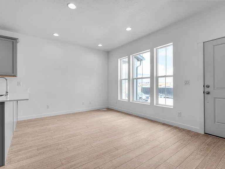 1594 E 6755 N — Photo 4