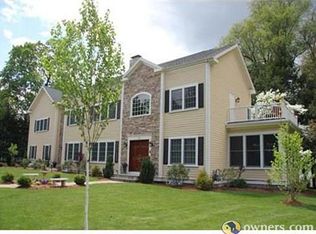16 Patriots Dr, Lexington, MA 02420