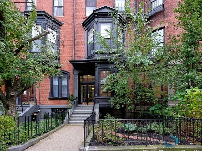 235 Beacon St #10 — Photo 20