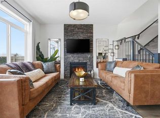 376 S Fireside Way, Cochrane, AB T4C 2L8