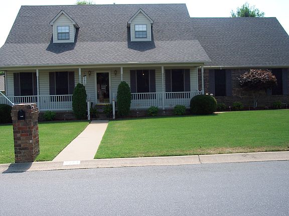 2nd image of 2323 Brittany Ln