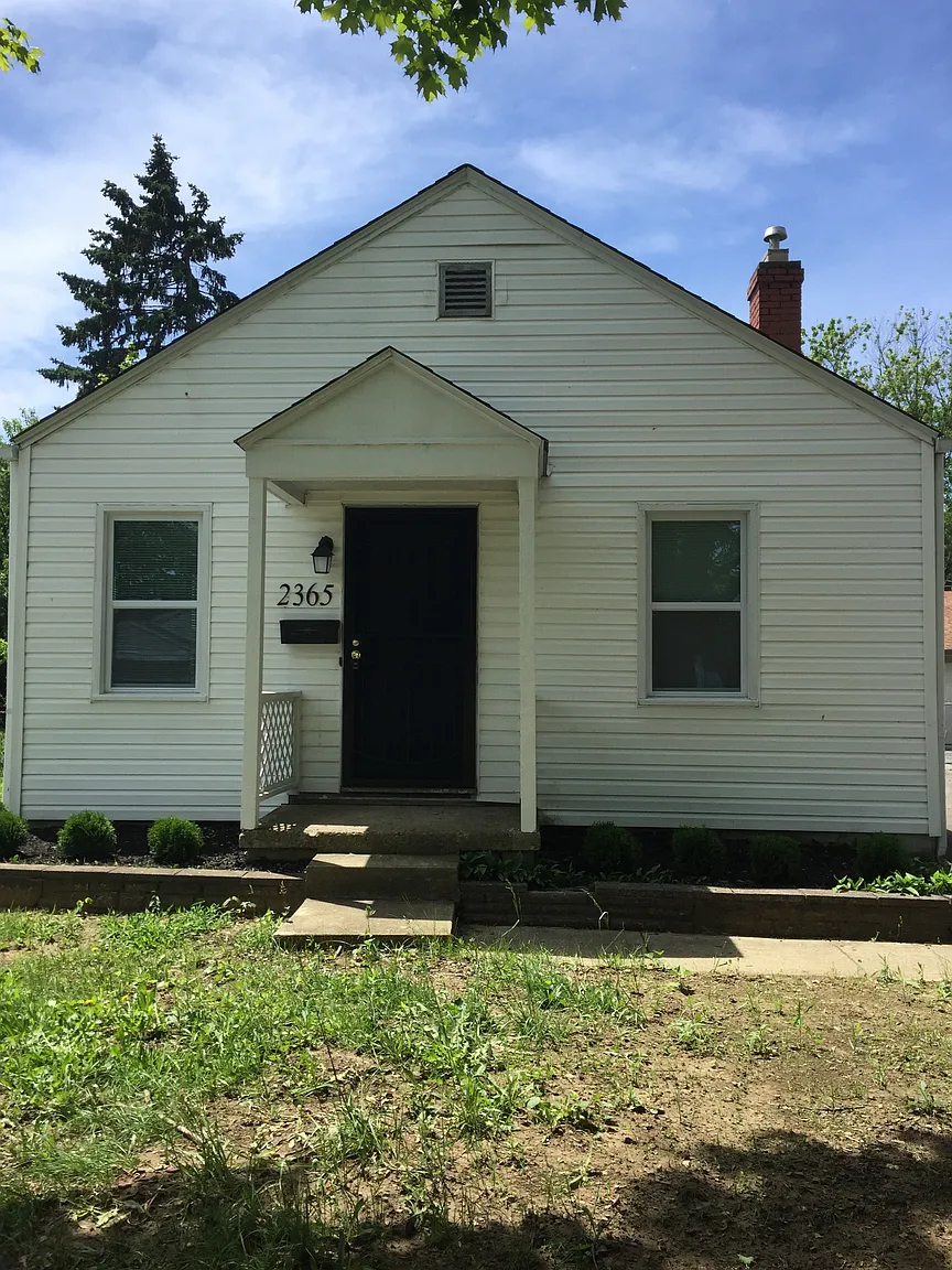 2365 Parkwood Ave photo 1