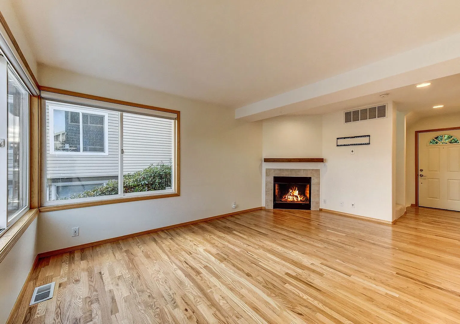 Terrific Townhome — Photo 3