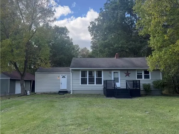 228 Galluppi Ln, Lowellville, OH 44436