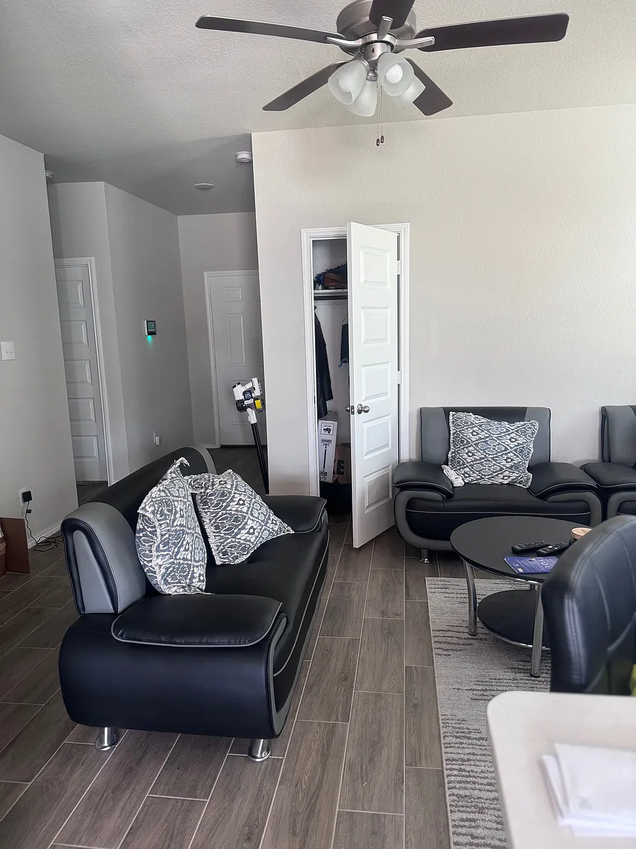 Building Photo - Bursera Ln