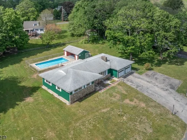 7 Mosle Rd, Peapack Gladstone Boro, NJ 07934