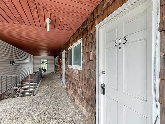 4th image of 300 Bayou Blvd APT 313