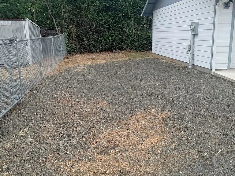 1424 Gleason Ave — Photo 4