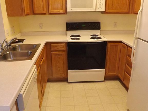 5th image of 6812 Meadow Grass Ln S