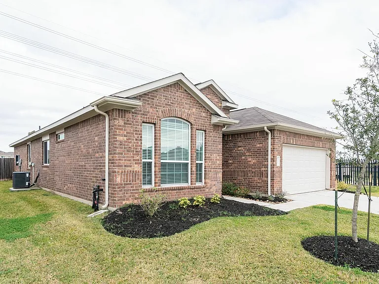 Cory Cornel Ln — Photo 2