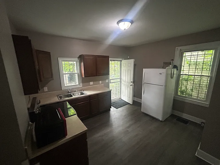 307 Dakota Ave #307 — Photo 9