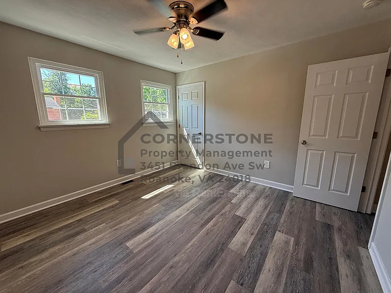 1902 Yeager Ave NE #4 — Photo 7
