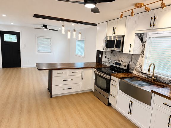 5th image of 1909 S Pershing Ave