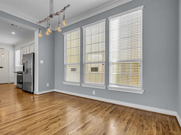 5724 Kansas St — Photo 16
