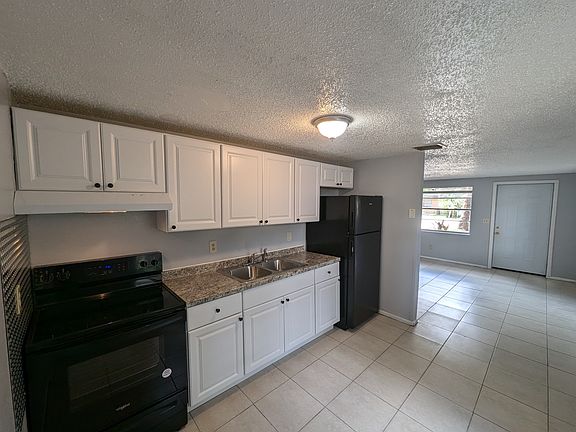 4th image of 919 59th Avenue Dr E
