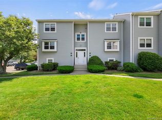 28 Carriage Dr #28, Milford, CT 06460