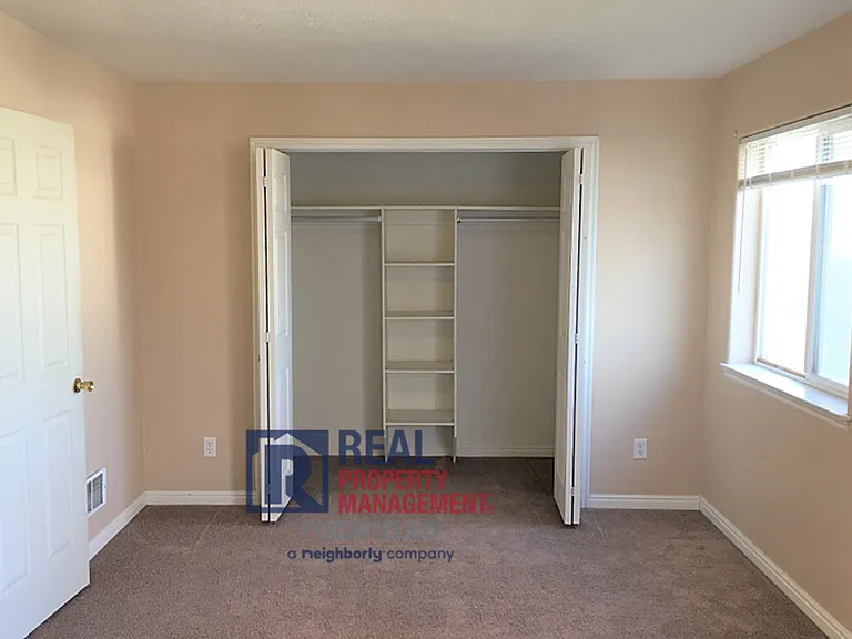 1592 Zener St — Photo 15