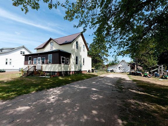 3rd image of 120 Hampton Avenue