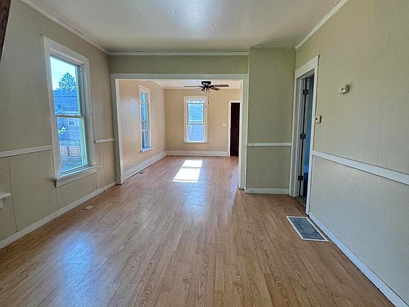 5th image of 211 Mardell Pl SW