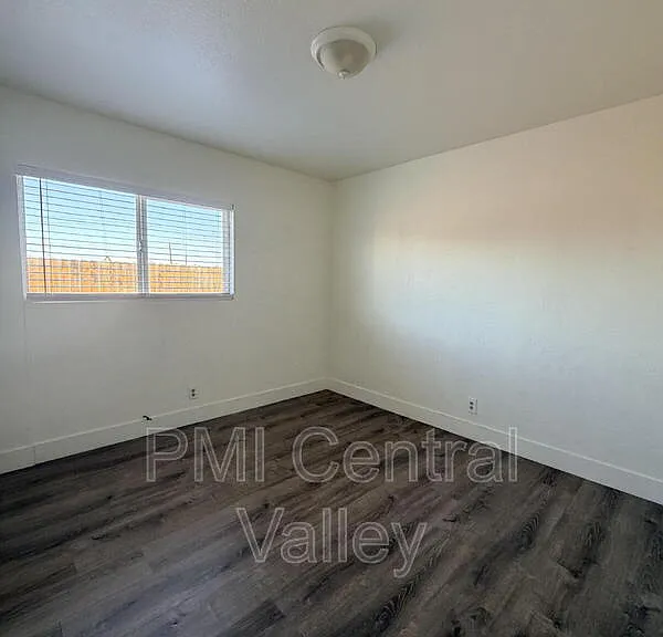 111 N Walnut Ave #1 — Photo 7