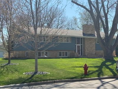 1300 Westwood Dr, Marshall, MN, 56258