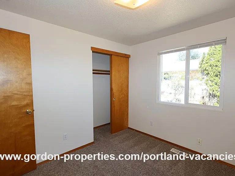 9641 SE Schiller St — Photo 19