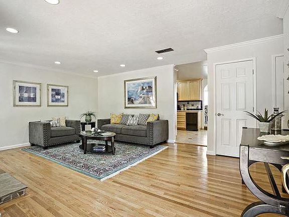 4th image of 353 Monaco Ave