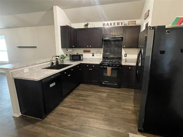 3028 Russell Rd, Chickasha, OK 73018