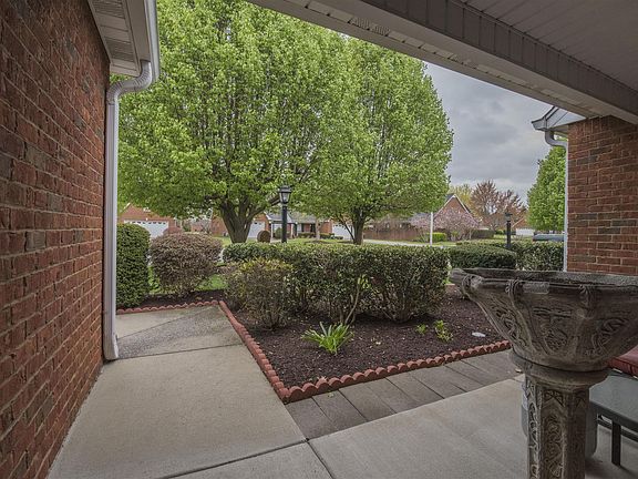 3rd image of 2570 Shinnecock Ct