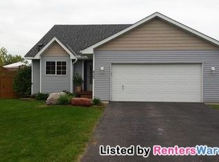 833 Daniel Dr, Belle Plaine, MN 56011