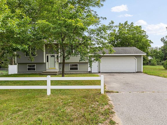 3rd image of 4155 Canterbury Ln