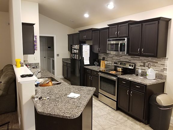 3rd image of 5904 Mile High Ln