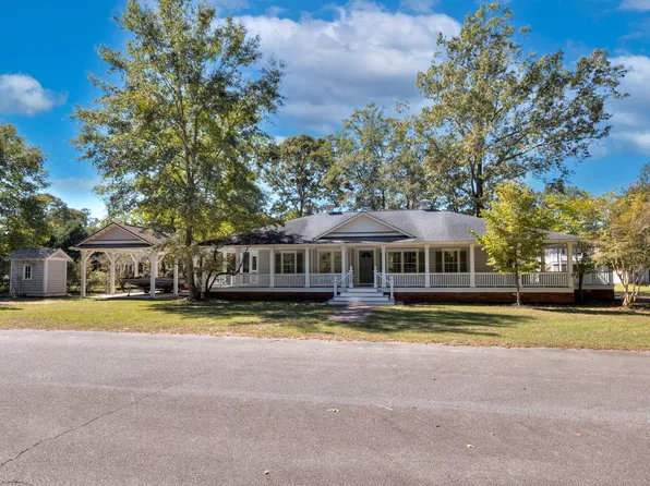 1240 Wonders Way, Manning, SC 29102