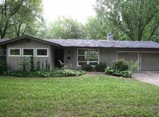 7640 Tomahawk Rd, Prairie Village, KS 66208