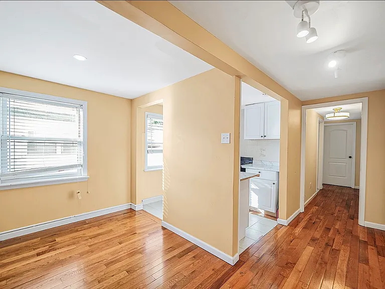 182 Ann St #2 — Photo 3