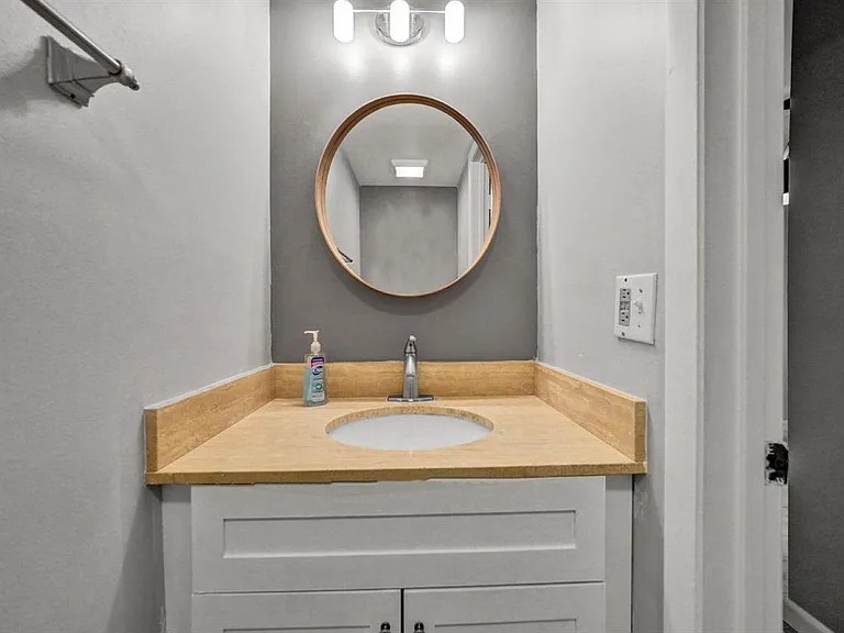 9845 Riverside Dr #8-28 — Photo 13