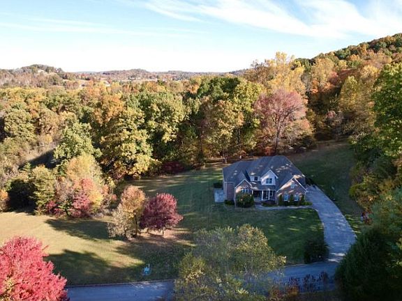 2nd image of 879 Woods Edge Dr