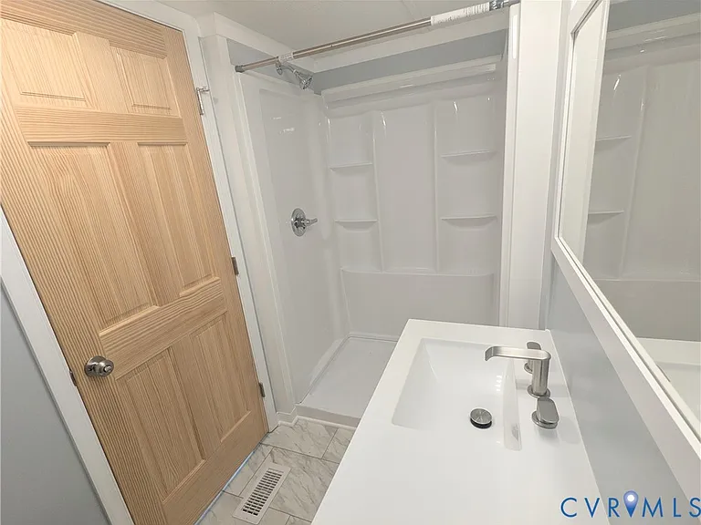 5959 Derwent Rd — Photo 6