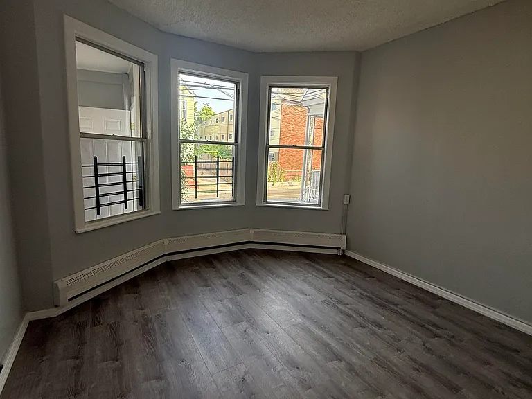 631A Garfield Ave #1 — Photo 2