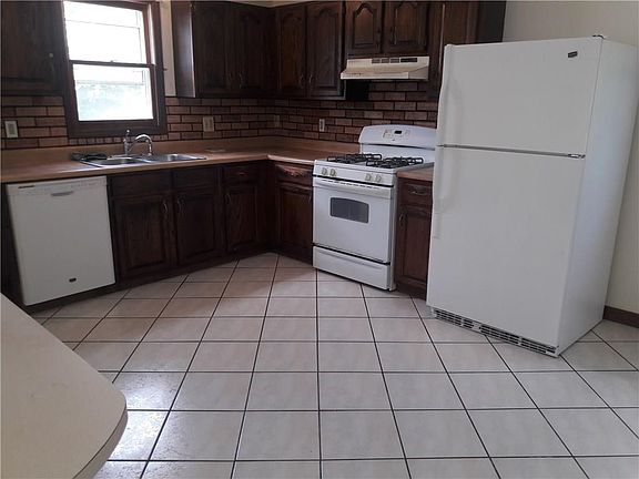 2nd image of 11 Grand Ave