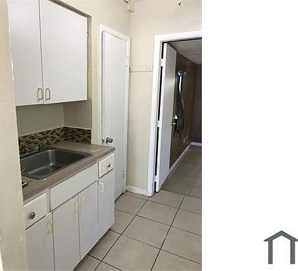 2nd image of 1736 Lauderdale Manor Dr