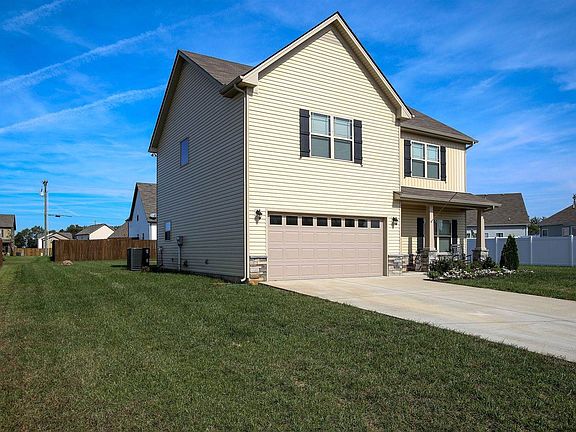 2nd image of 104 Kimbell Ct