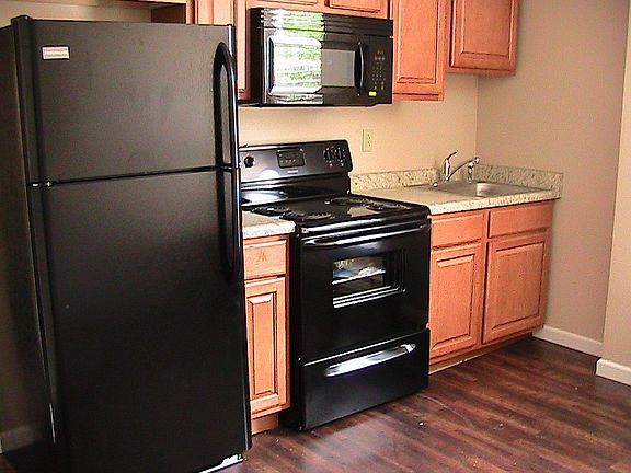 2nd image of 1100 W Philadelphia St #14-102-102A