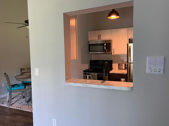 3rd image of 3345 Sandhurst Dr #3345