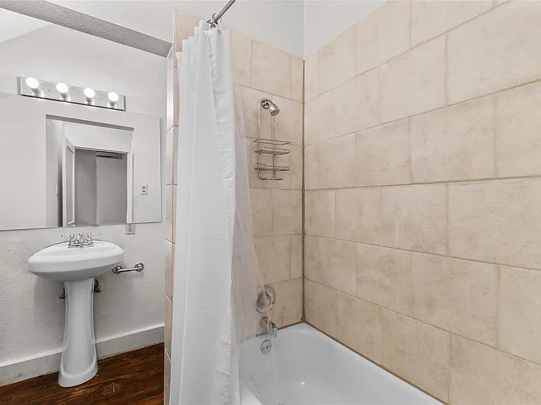 2511 Whitney St #A — Photo 5