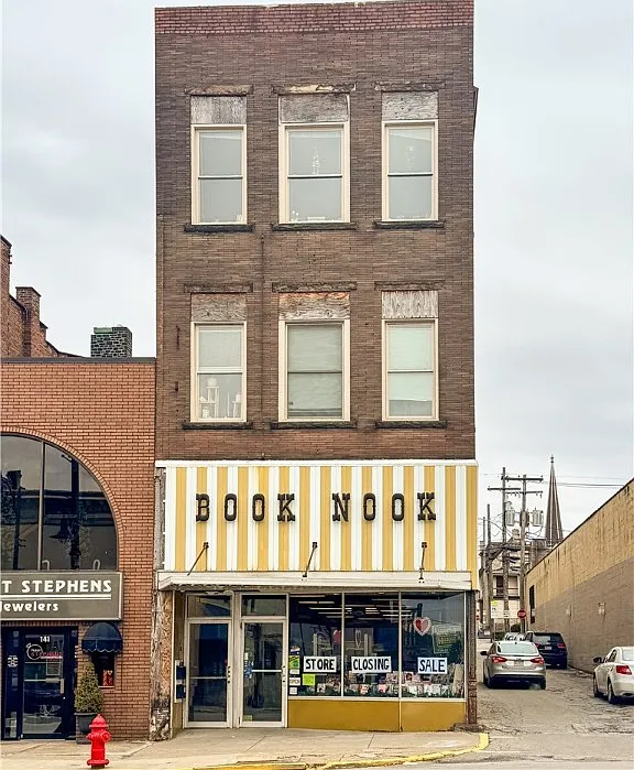 137 N Main St #D