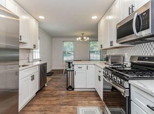 2411 Jackson Pkwy, Vienna, VA 22180